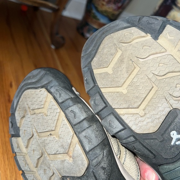 Gently worn men’s Keens - Picture 6 of 13